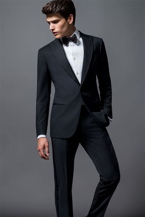 Giorgio Armani Men's Designer Suits .